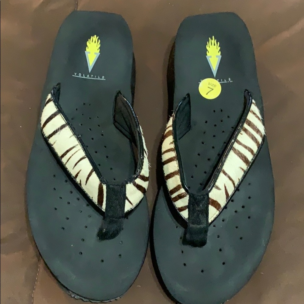 COPY - Volatile Flip Flops .